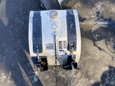 2011-volvo-vnm-fuel-tank #1424701