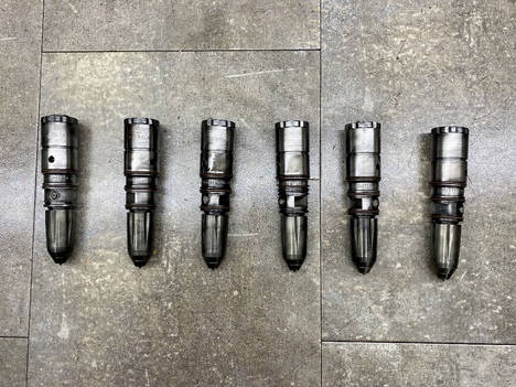 cummins-l10-fuel-injector #1424674