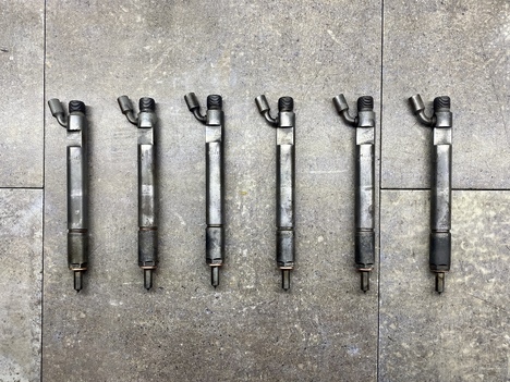 cummins-8-3l-fuel-injector #1424671