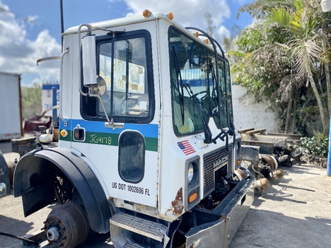 2007-mack-mr688s-cab #1424607