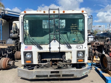 2006-mack-mr690s-cab #1424606