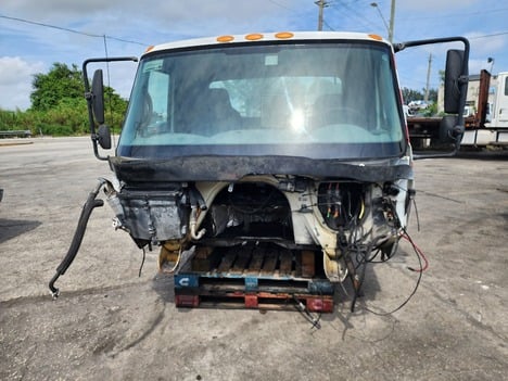 2005 INTERNATIONAL 7400 Cab #