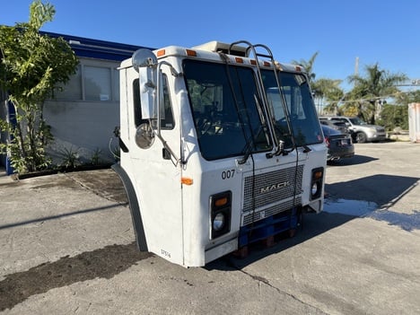 2007-mack-le613-cab #1424368
