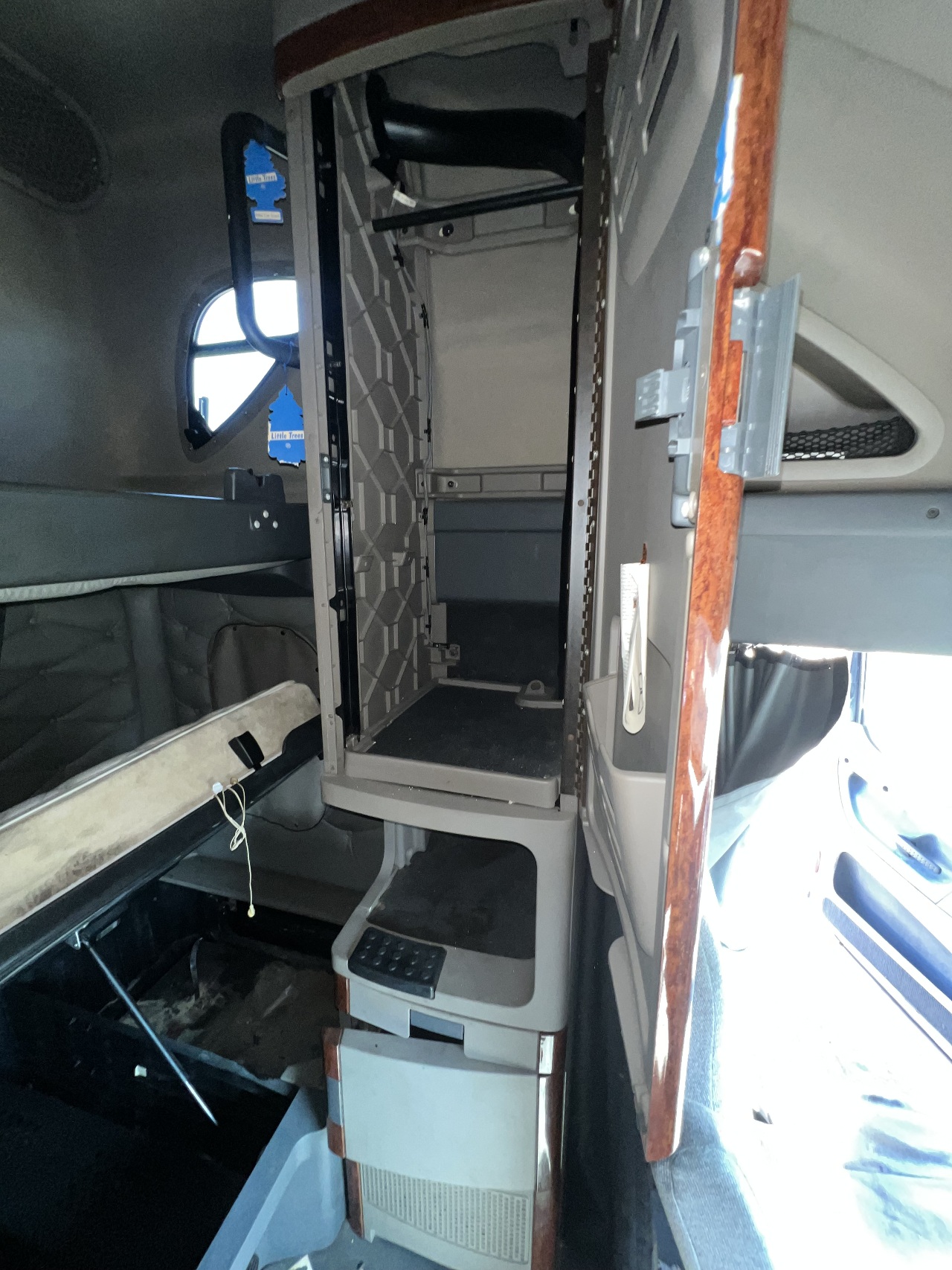 https://imanpro.net/pub/co/catrk/photo/3718/28.jpg?t=20250404125527?