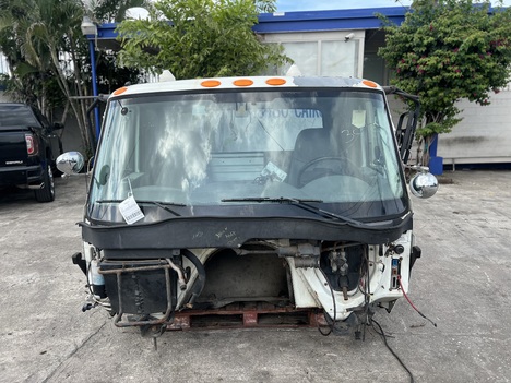 2004-international-4200-cab #1462247