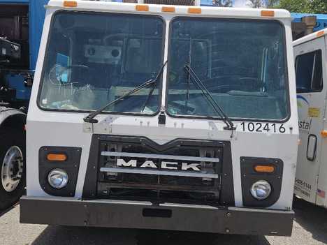 2016 MACK LEU613 Cab #