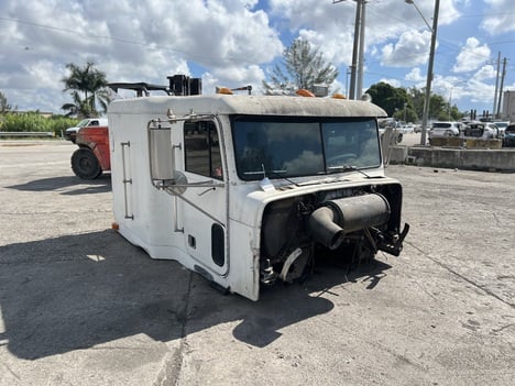 1993-freightliner-fld120-cab #1475144