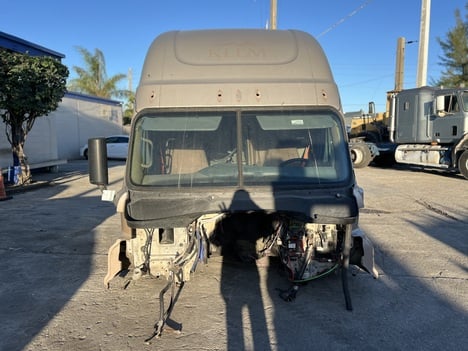 2016-freightliner-cascadia-125-cab #1475458
