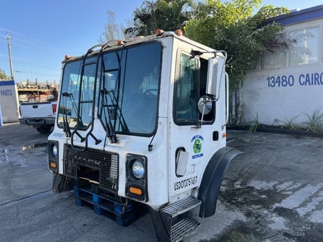 2006-mack-mr688s-cab #1480414