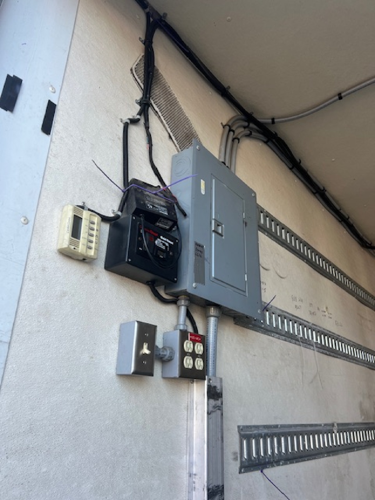 https://imanpro.net/pub/co/cct/photo/12808/12.jpg?t=20250904075552?