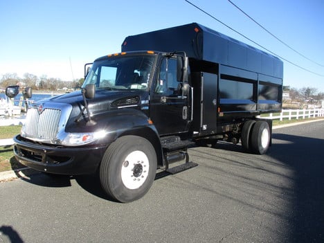2014 INTERNATIONAL 4300 Chipper Dump Truck #
