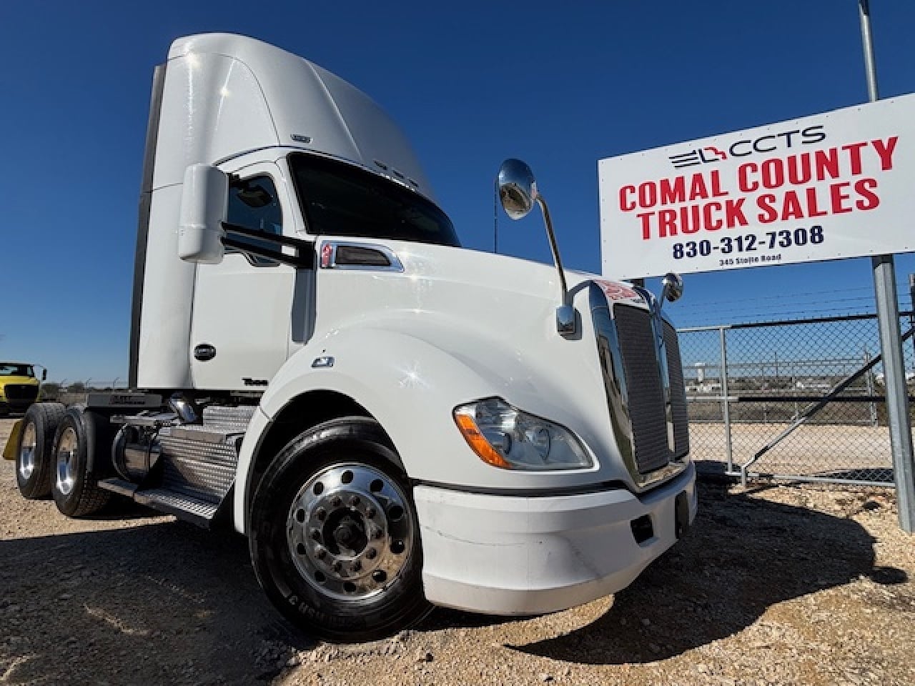 2017 KENWORTH T680 Daycab #2374 2017 KENWORTH T680 Daycab #2374