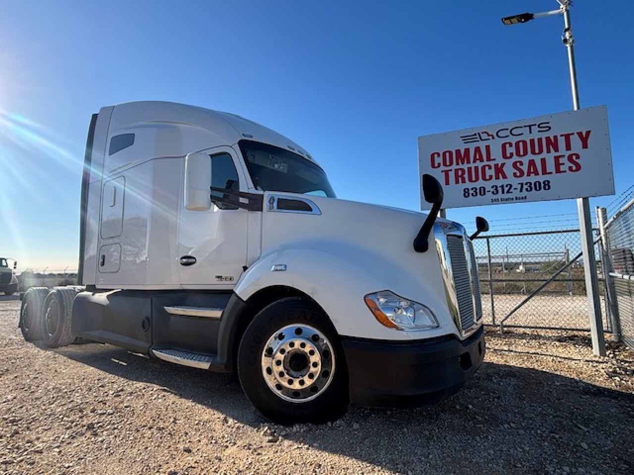 2019 KENWORTH T680 Sleeper #2371 2019 KENWORTH T680 Sleeper #2371