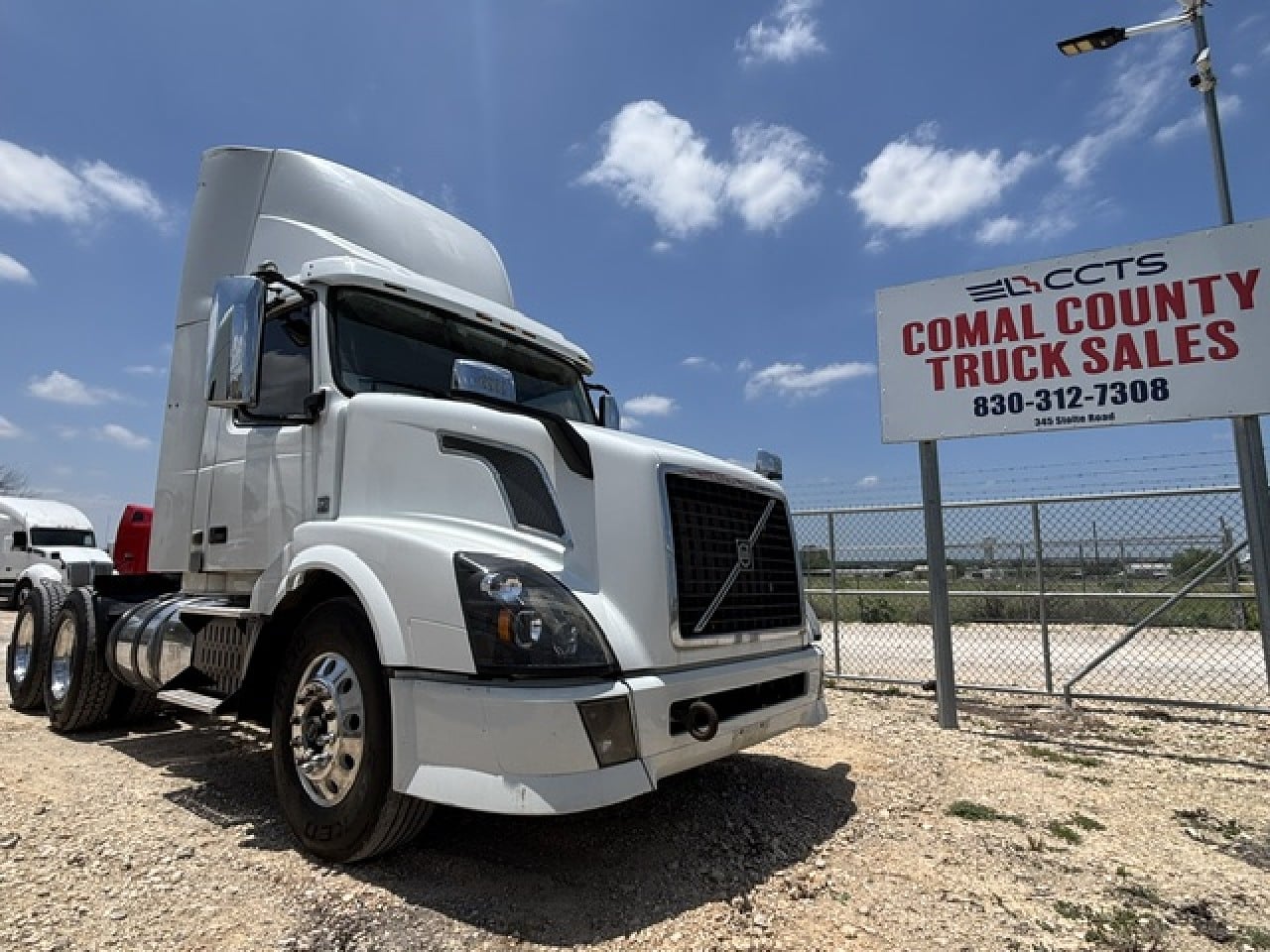 2013 VOLVO VNL300 Daycab #3405 2013 VOLVO VNL300 Daycab #3405