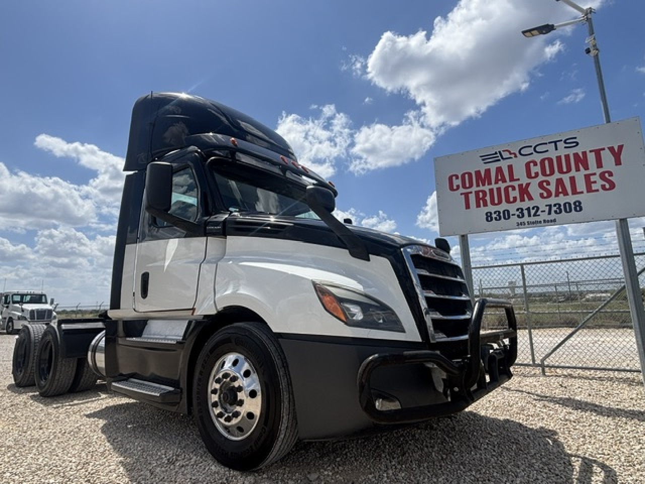 2018 FREIGHTLINER CASCADIA 126 Daycab #3798 2018 FREIGHTLINER CASCADIA 126 Daycab #3798