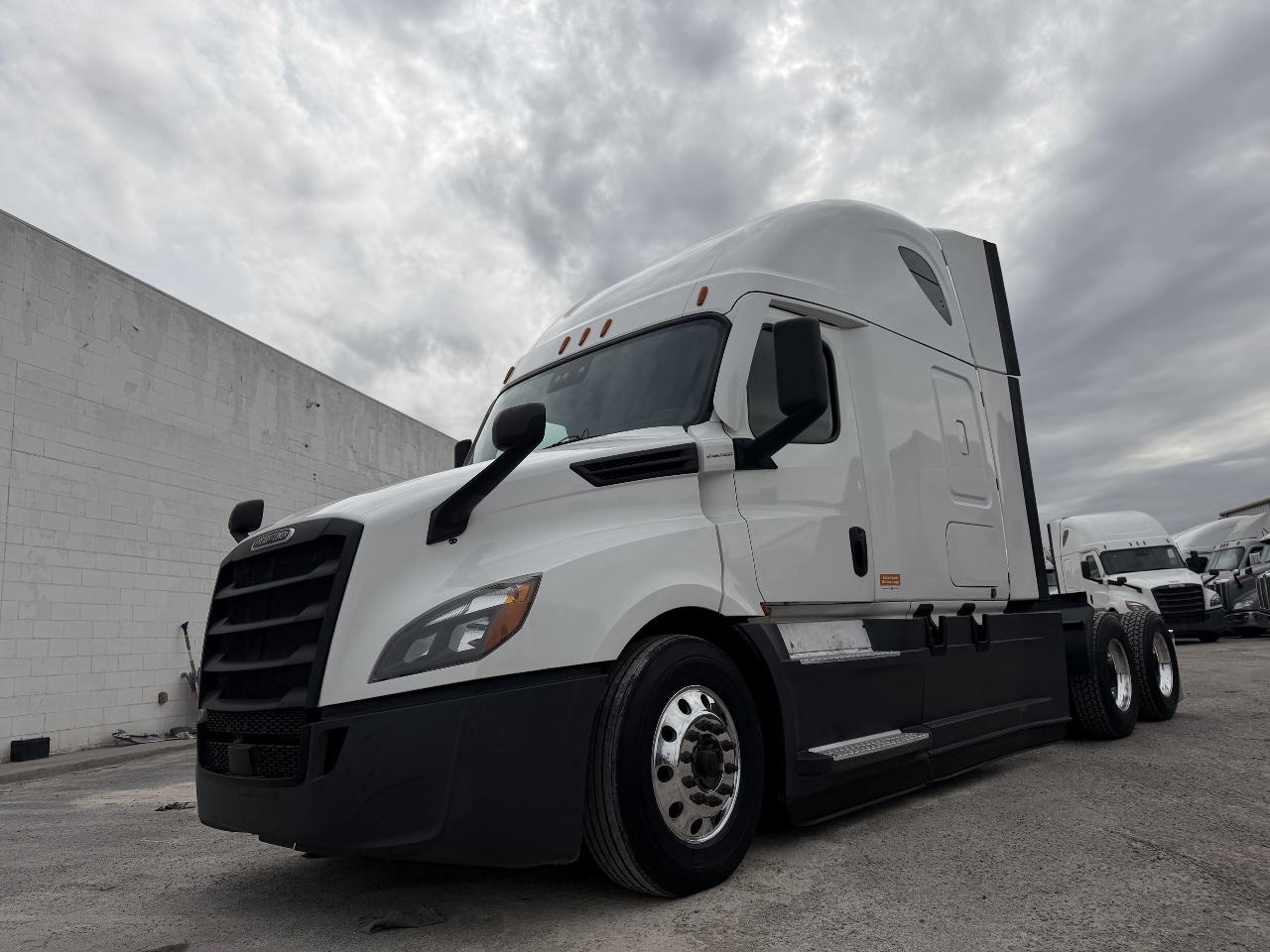 2020 FREIGHTLINER Cascadia Sleeper #2750 2020 FREIGHTLINER Cascadia Sleeper #2750