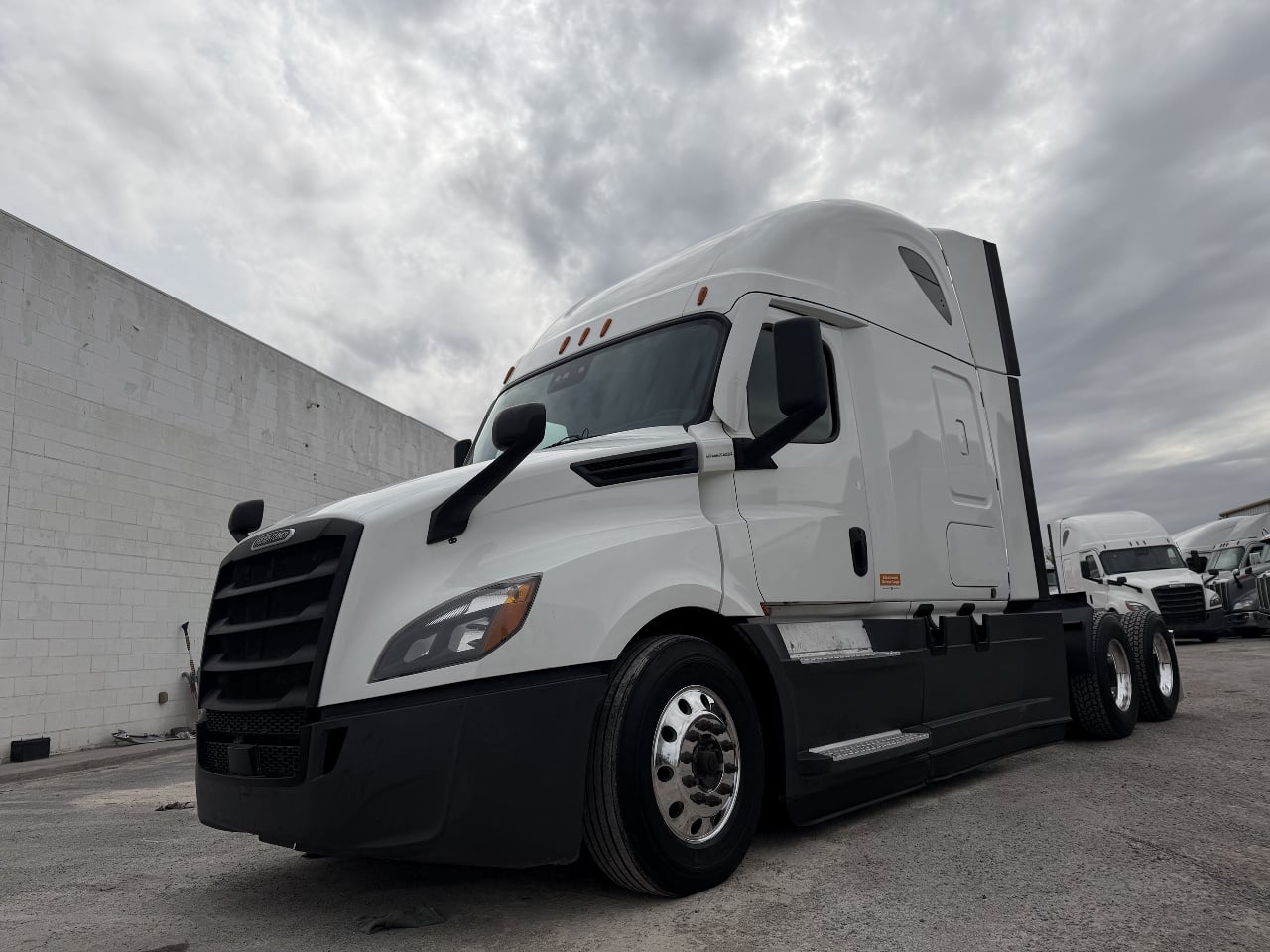 2020-freightliner-cascadia-sleeper #2934