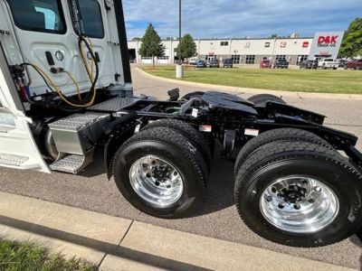 NEW 2025 FREIGHTLINER CASCADIA 126 DAYCAB TRUCK #$vid