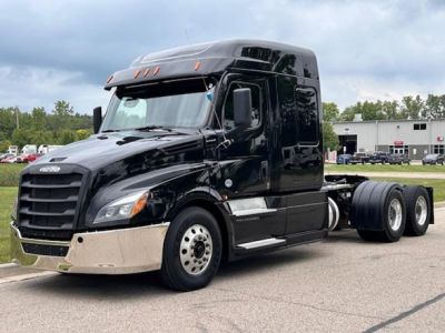 USED 2020 FREIGHTLINER CASCADIA 126 SLEEPER TRUCK #$vid