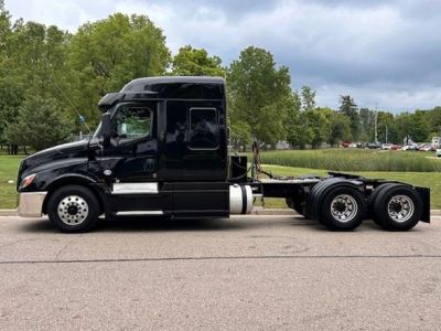 USED 2020 FREIGHTLINER CASCADIA 126 SLEEPER TRUCK #$vid