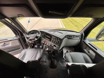 USED 2020 FREIGHTLINER CASCADIA 126 SLEEPER TRUCK #$vid