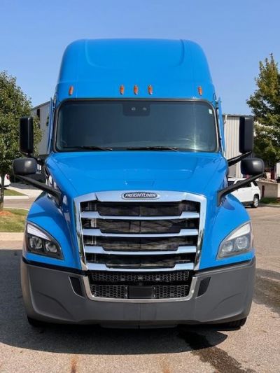 USED 2021 FREIGHTLINER CASCADIA 126 SLEEPER TRUCK #$vid