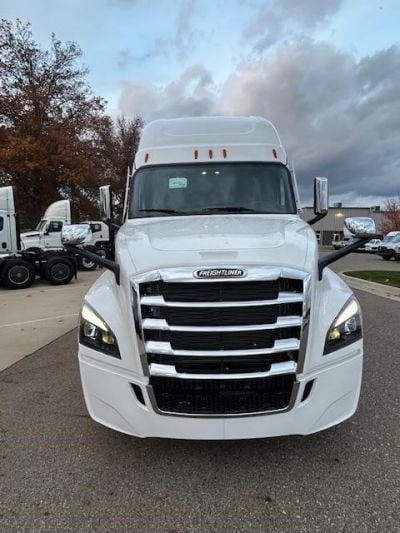 NEW 2025 FREIGHTLINER CASCADIA 126 SLEEPER TRUCK #$vid