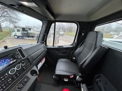 NEW 2025 FREIGHTLINER BUSINESS CLASS M2 106 PL SERVICE - UTILITY TRUCK #$vid