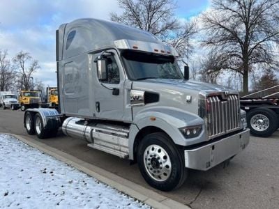 USED 2022 WESTERN STAR 49X SLEEPER TRUCK #$vid