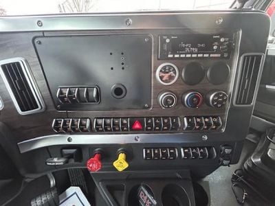 USED 2022 WESTERN STAR 49X SLEEPER TRUCK #$vid