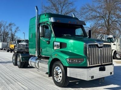 USED 2022 WESTERN STAR 49X SLEEPER TRUCK #$vid