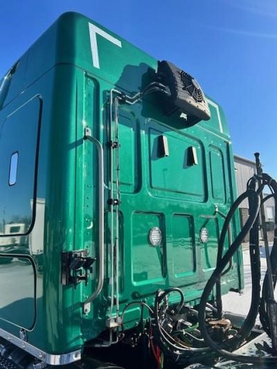 USED 2022 WESTERN STAR 49X SLEEPER TRUCK #$vid