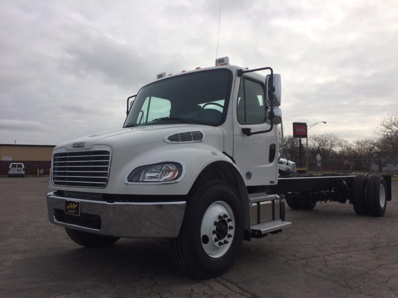 2016 freightliner m2-106