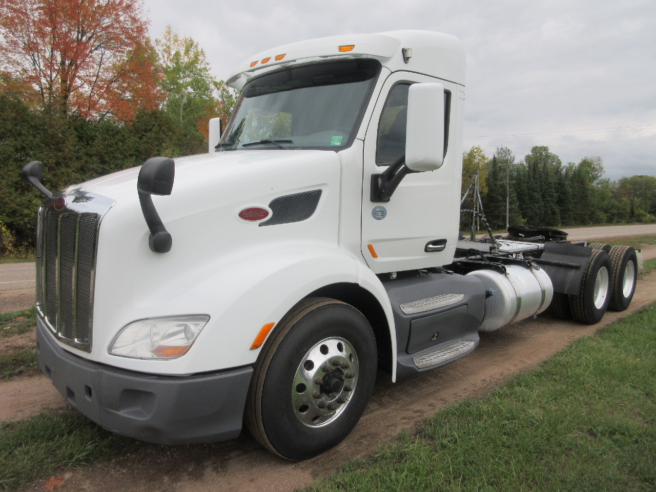 2017 PETERBILT 579 TANDEM AXLE DAYCAB FOR SALE #3630