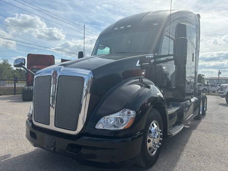 2019 KENWORTH T680 Tandem Axle Sleeper