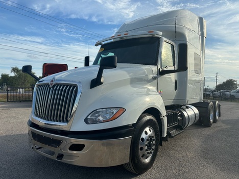 2019 INTERNATIONAL LT625 Tandem Axle Sleeper