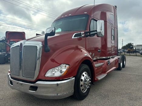 2020 KENWORTH T680 Tandem Axle Sleeper