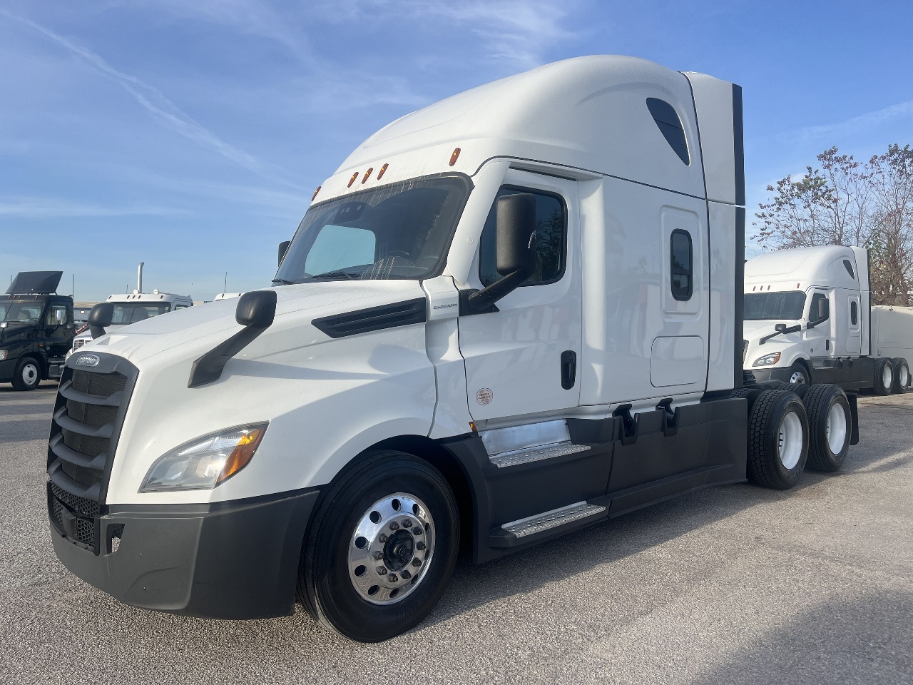 2023 FREIGHTLINER CASCADIA 126 Sleeper #2553