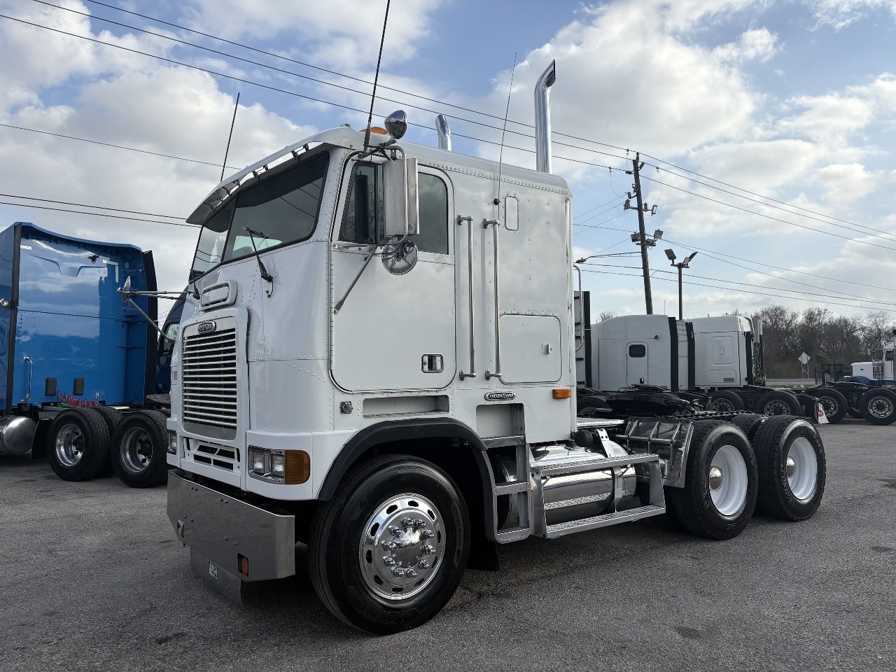 1997 FREIGHTLINER FLB CABOVER Sleeper #2940