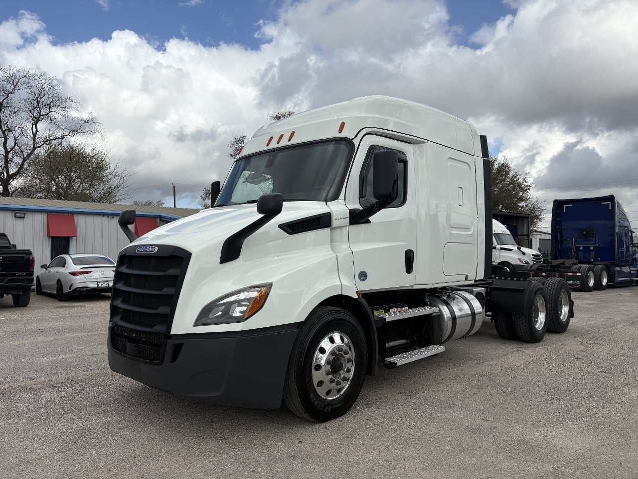 2020-freightliner-cascadia-116-sleeper #2974