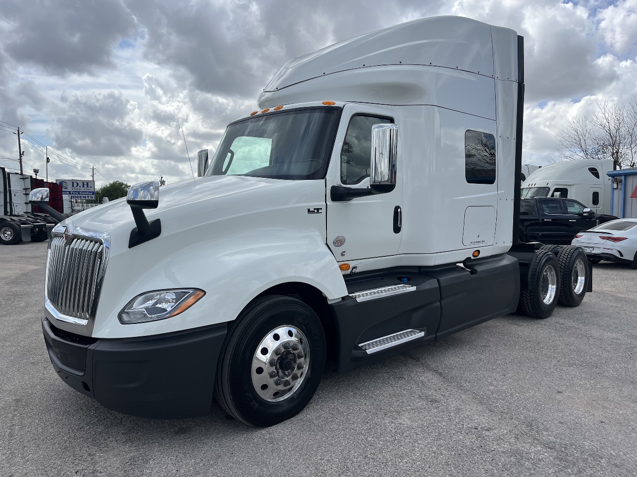 2019-international-lt-sleeper #2976