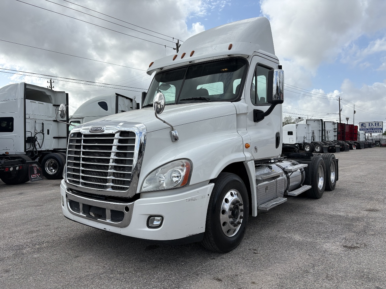 2016 FREIGHTLINER CASCADIA 125 Daycab #2983