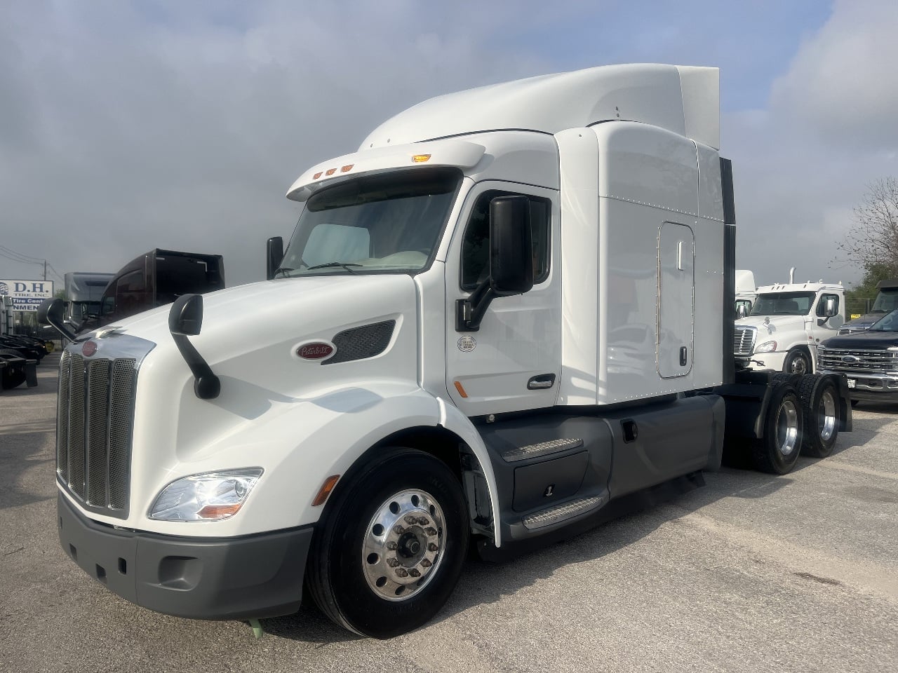 2019 PETERBILT 579 Sleeper #3037