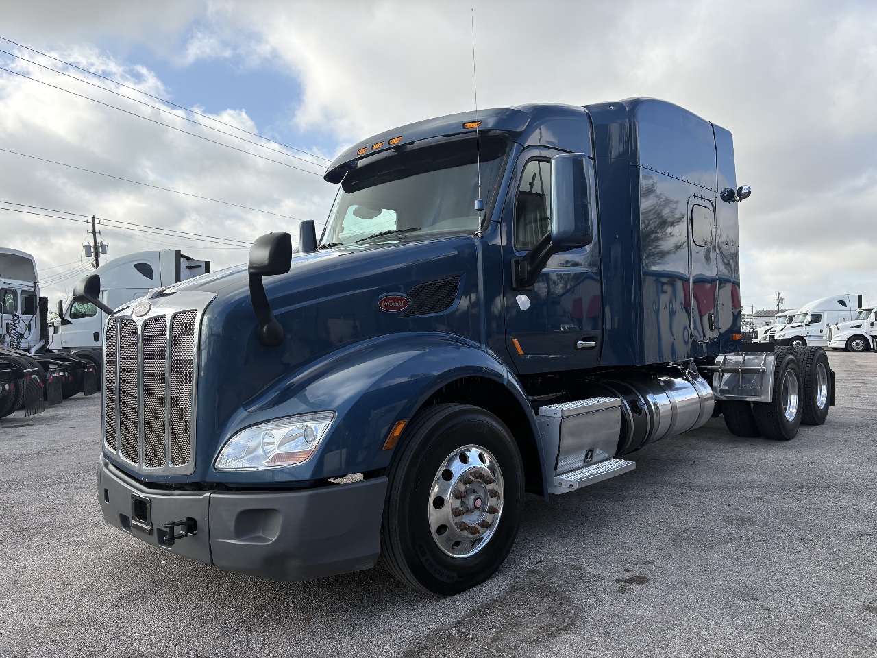 2016 PETERBILT 579 Sleeper #3047 2016 PETERBILT 579 Sleeper #3047