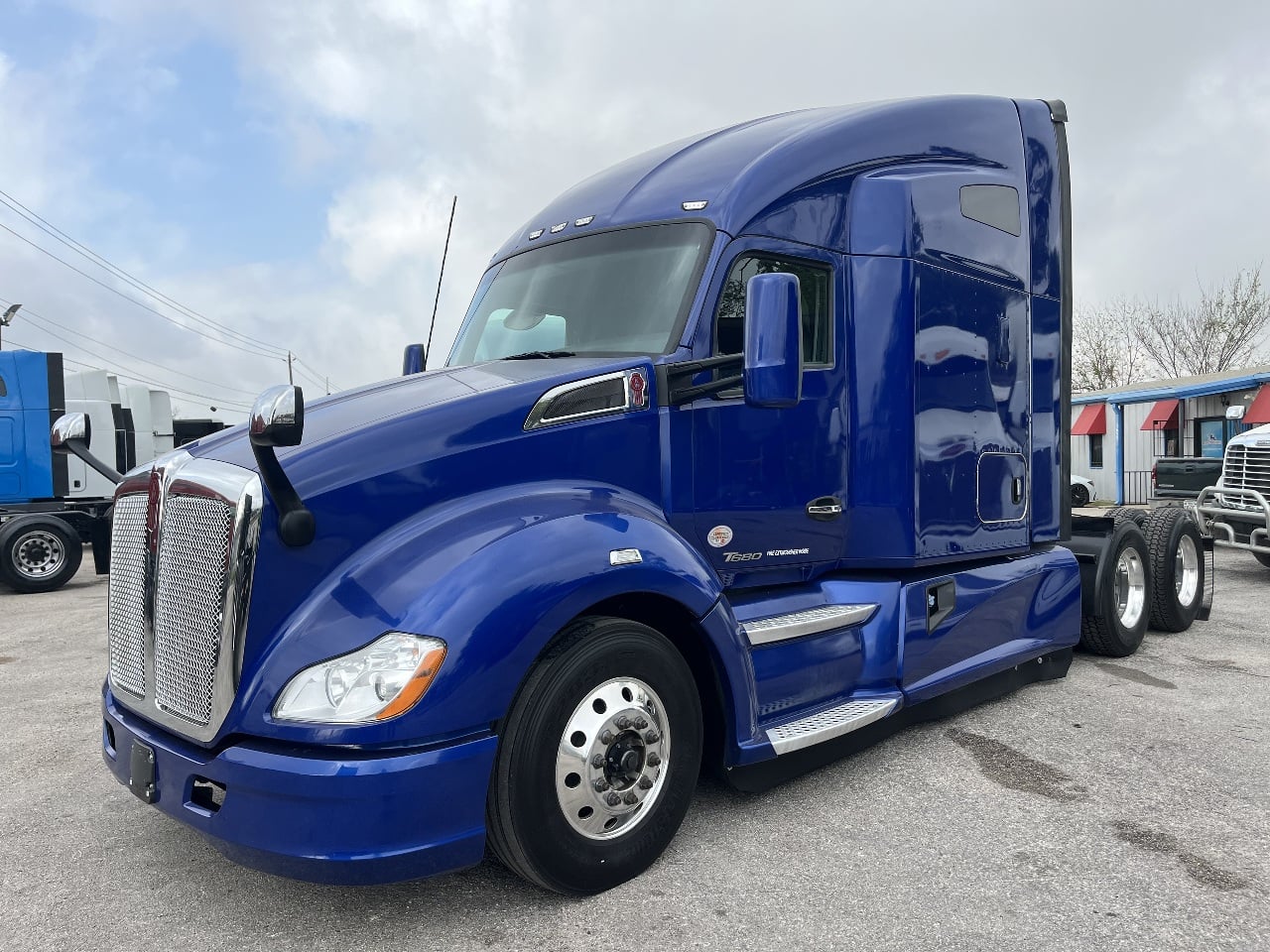 2021 KENWORTH T680 Sleeper #3055 2021 KENWORTH T680 Sleeper #3055