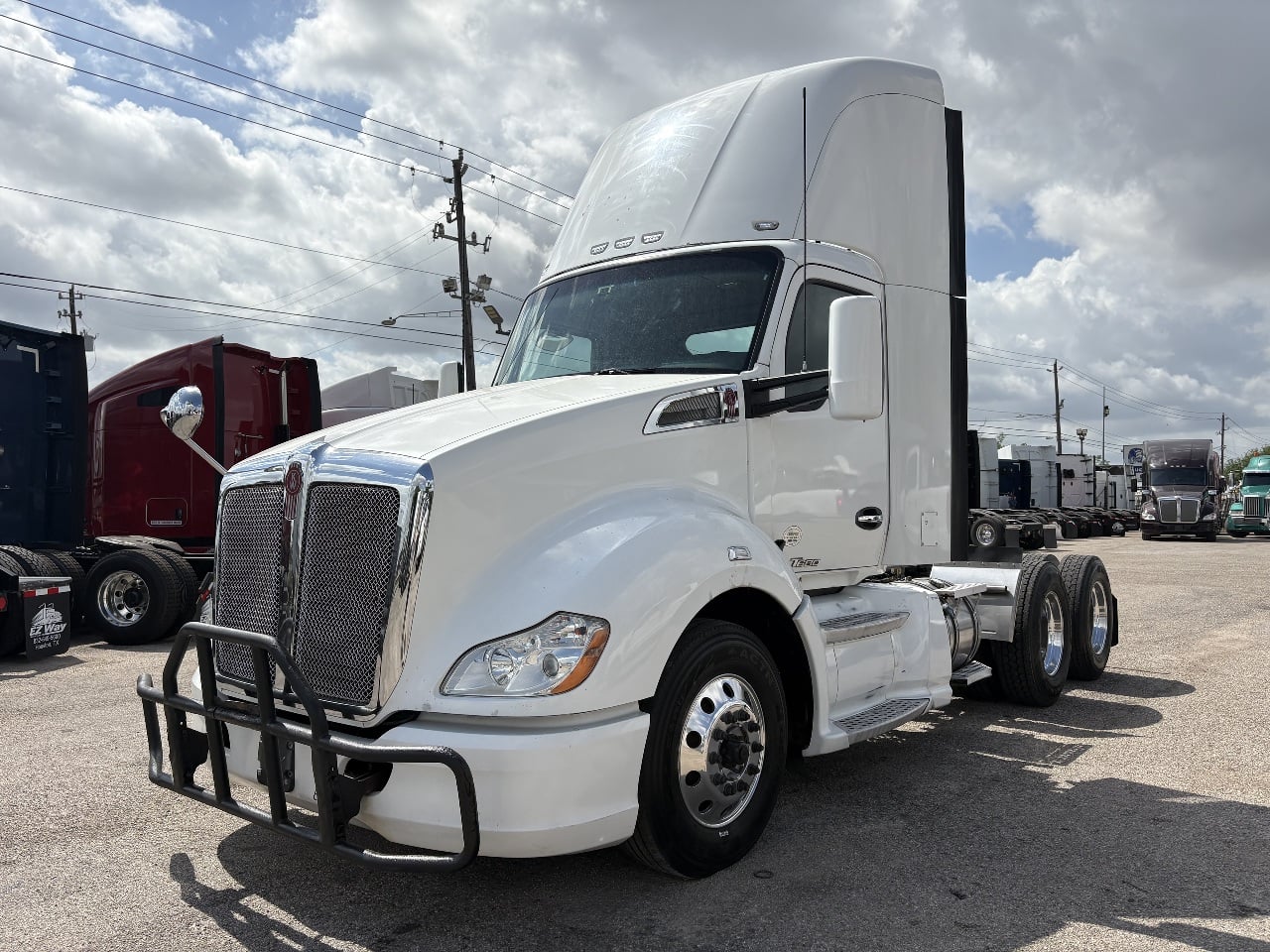 2016 KENWORTH T680 Daycab #3106 2016 KENWORTH T680 Daycab #3106