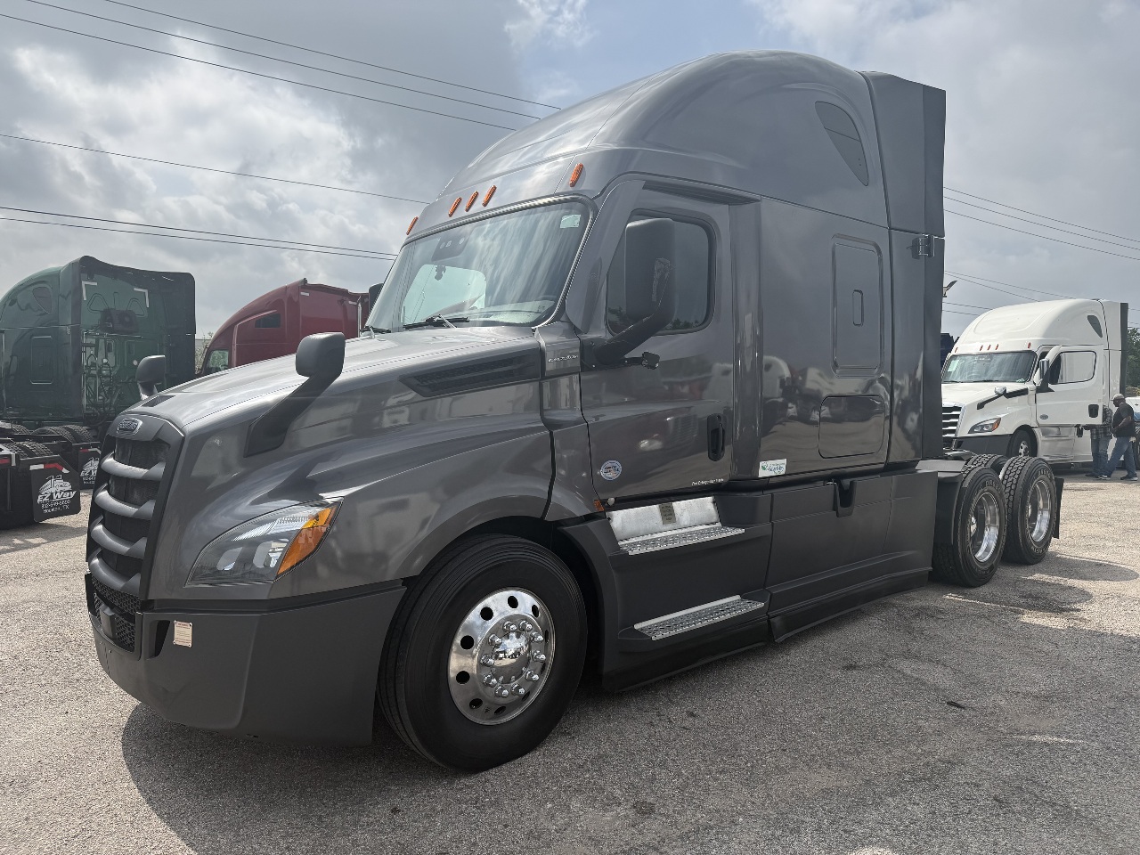 2021-freightliner-cascadia-126-sleeper #3213