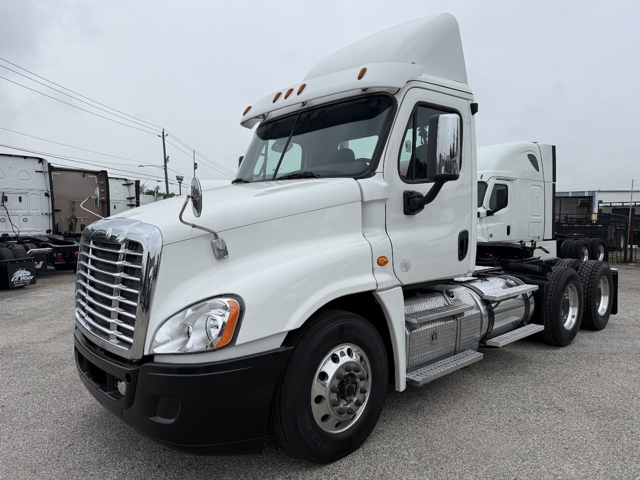 2016 FREIGHTLINER CASCADIA 125 Daycab #3328
