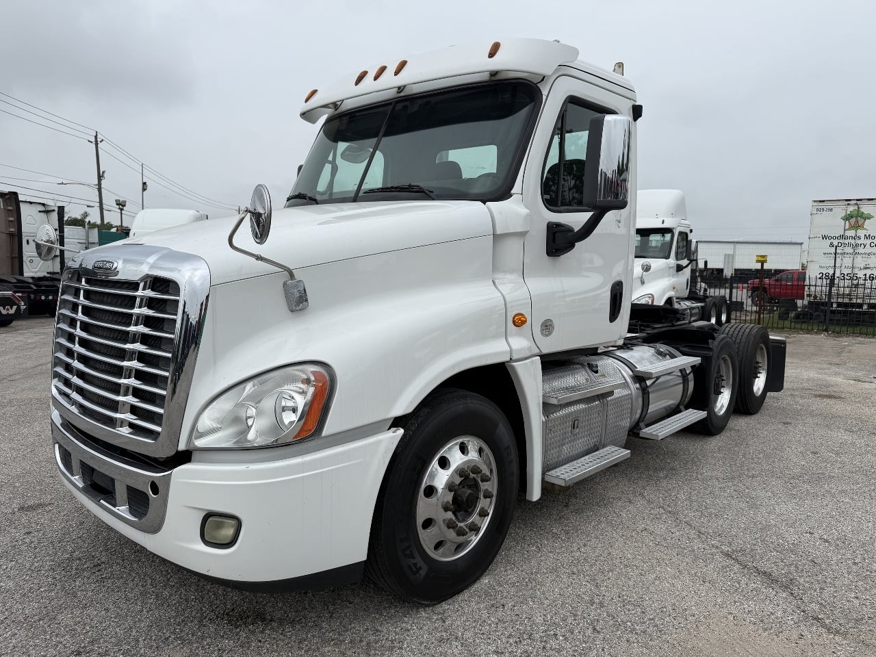 2016 FREIGHTLINER CASCADIA 125 Daycab #3327