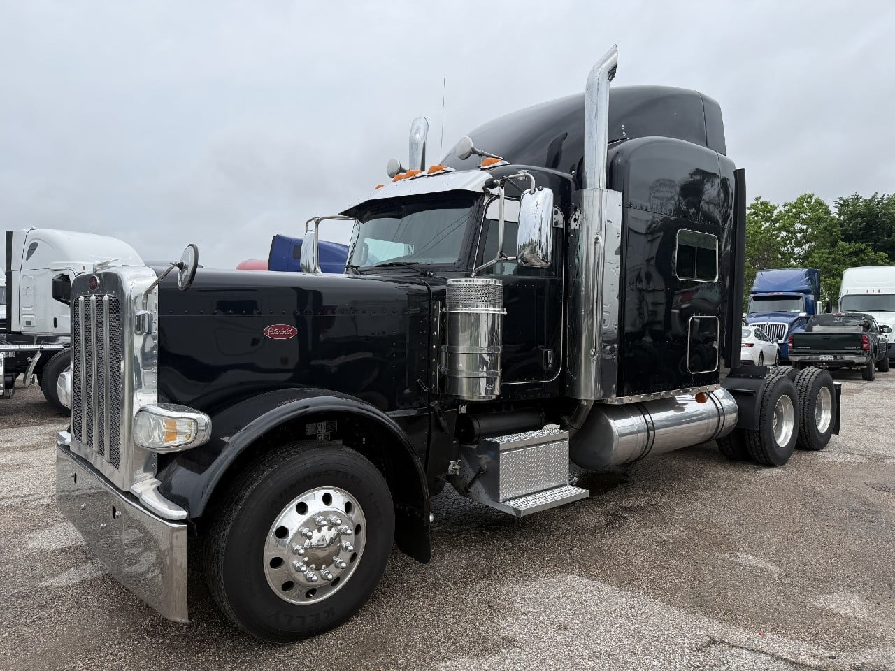 2019-peterbilt-389-sleeper #3333